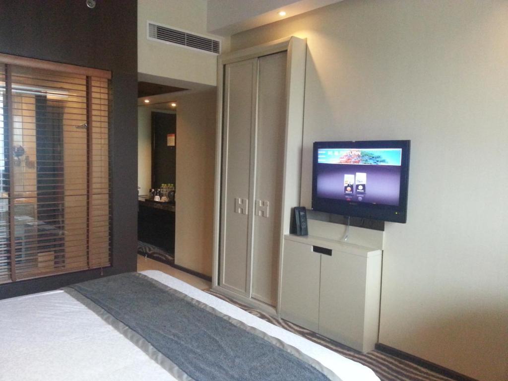 Hotel Yitel Xuhui 4*