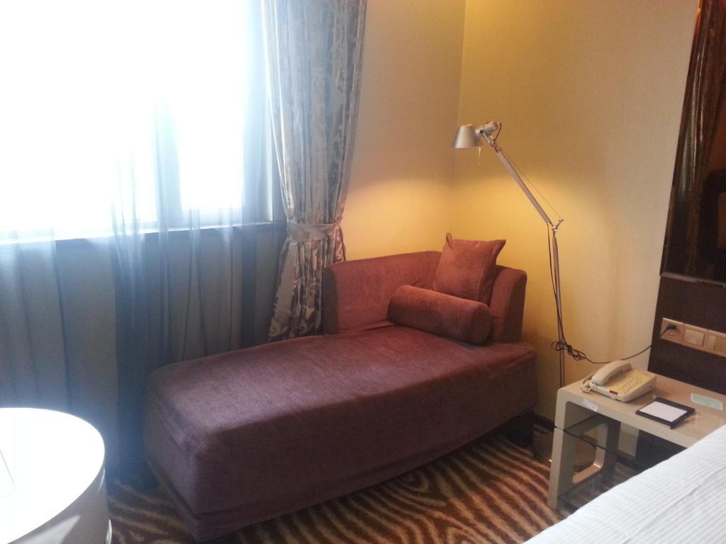 Yitel Xuhui 4*