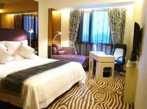 Hotel Yitel Xuhui 4*